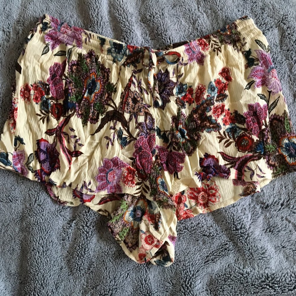 ⚡️3 for $25 - AQUA SHORTS * SIZE M *